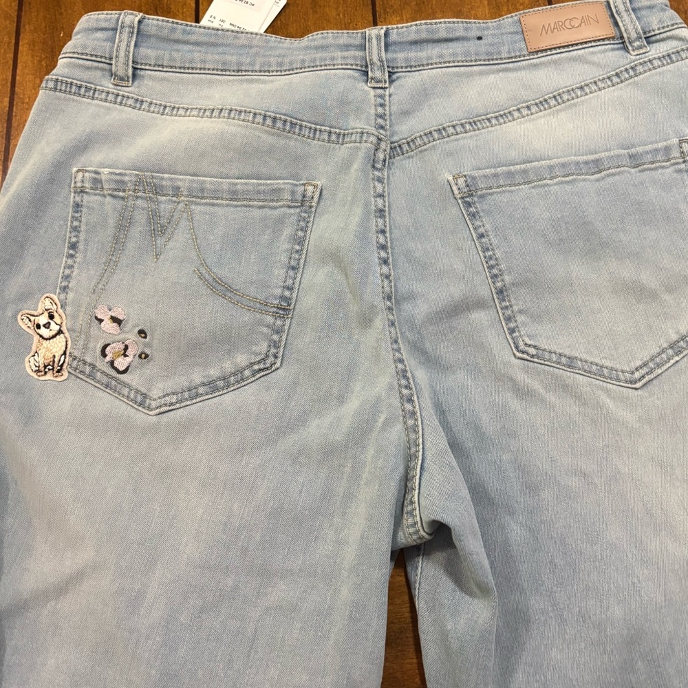 Marc Cain Womens Jeans Light Blue Wash Denim, French Bulldog Back Pocket N5‎ NWT